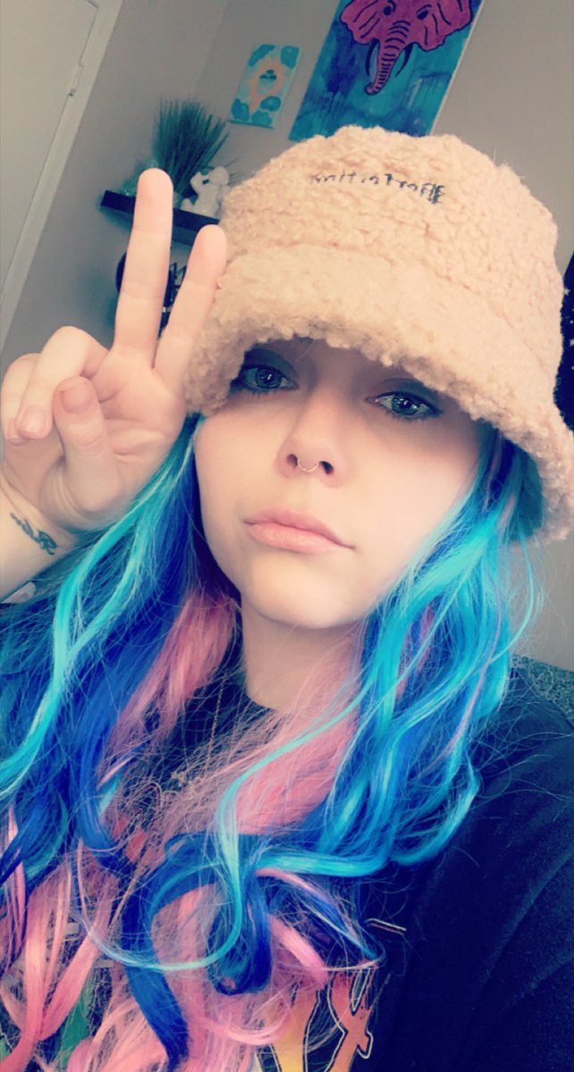 RussianScarlett's tweet photo. New content up cuties!!! https://t.co/uT2qFW8iHP