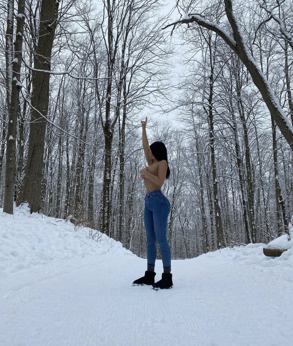 katthleenaa's tweet photo. Summer☀️ or winter❄️ baecation? https://t.co/oiJP1mqwpL