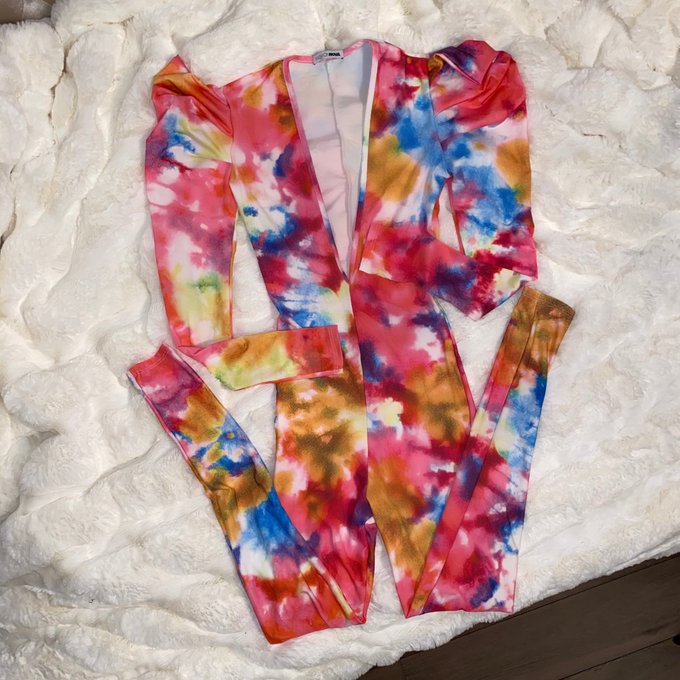 More items listed on my Poshmark✨All for $10😇 https://t.co/U1XYBMIQUX https://t.co/dsUThbc5WQ