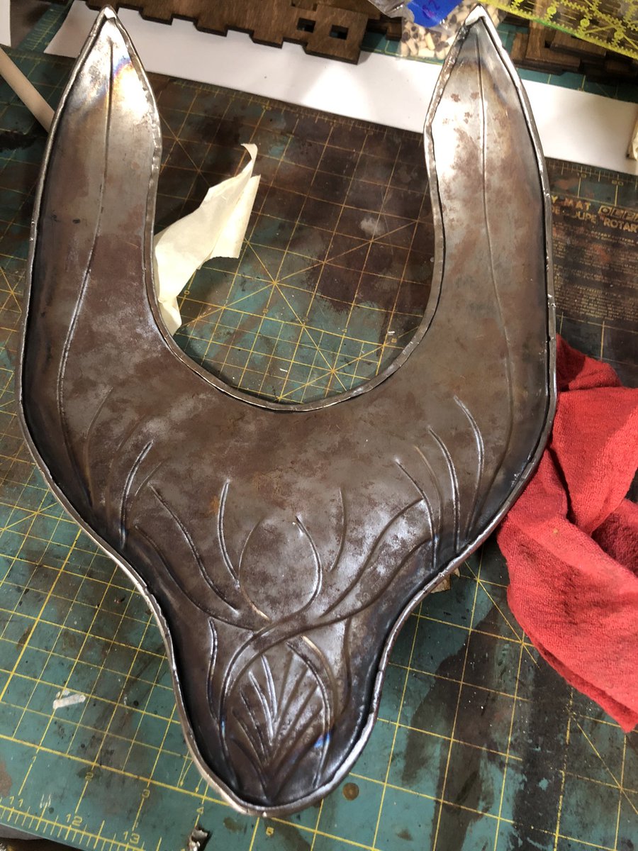 TheTalentedFool's tweet photo. A little work cleaning up a banged-up set of production made prototype Helium armor from the Disney “John Carter of Mars” movie, made by Weta. Worked out the dents, removed some weird paint and filler, hit the rust, polished, oiled. Left some weathering. Looking pretty good! https://t.co/uu2oMTJKdm