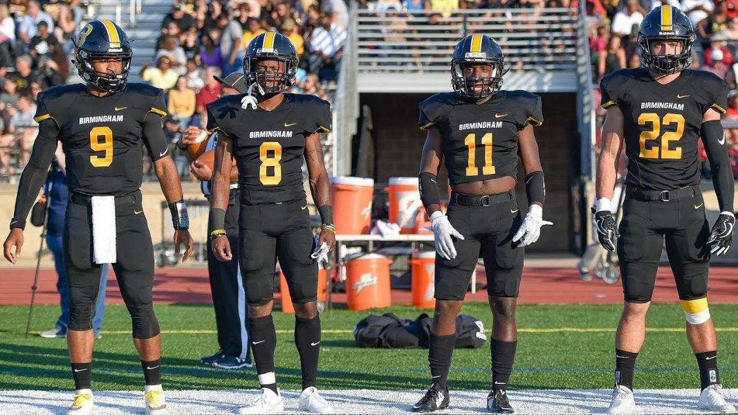 camsoicy's tweet photo. Blessed to receive my 8th offer from @BSCFootball !! @Spellcheck_3 @coach_hudd33 @ChensonGriffin @aydan21714743 @djbetts4 https://t.co/mOuvWHaCie