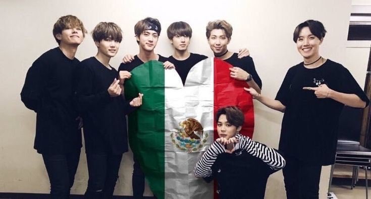 KooChim_7's tweet photo. Porfavor tio Carlos Slim @carlosslim trae a estos reyes a México y haz feliz a todo el MX-ARMY
Por su atenta atención gracias
@BTS_twt #SOSBTS #BTS https://t.co/29QamwQCU0
