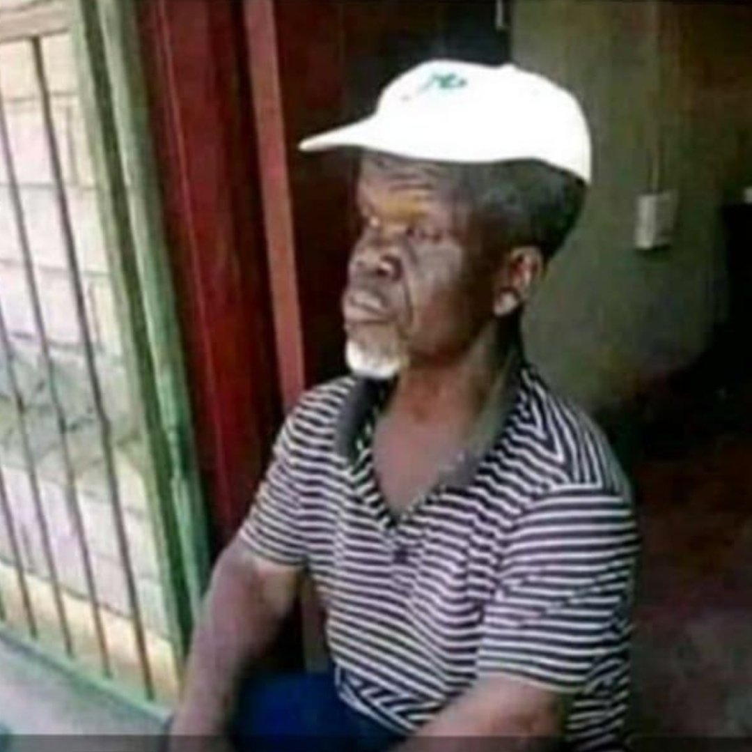 Dr Ndlozi should start tweeting using his home language so that he can hear himself. Myabe he will be able to realise that he is not making sense#CloseBeitbridgeBorder