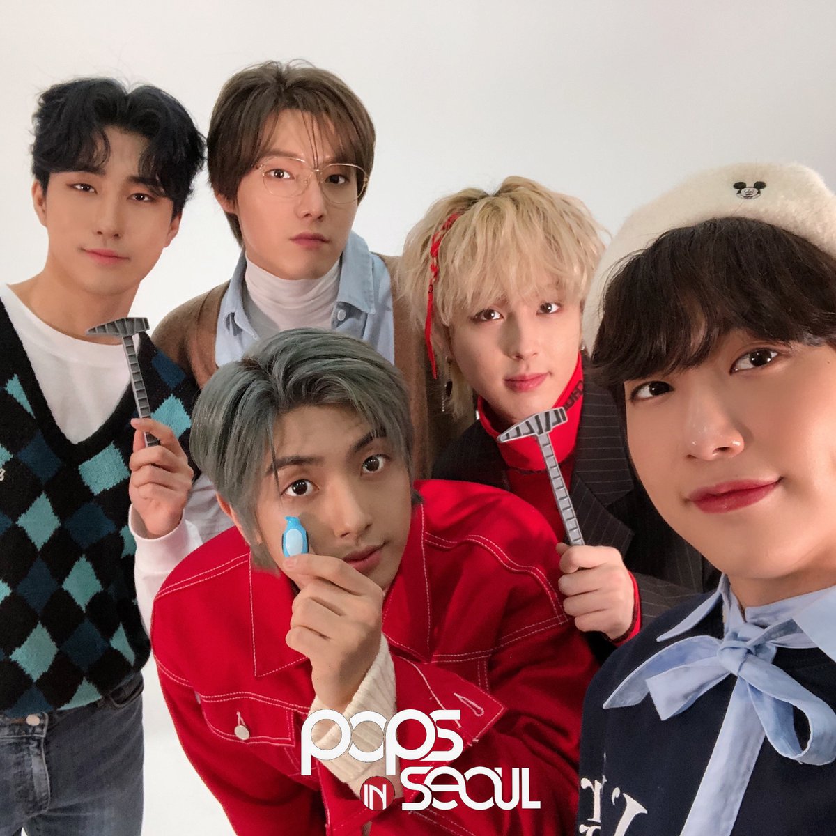 arirang_pops's tweet photo. [팝스인서울 - 원위 20210107]

#Pops_Play #원위

The definition of boyfriend-dols! Unmatched friendly charms! ONEWE is coming to POPS PLAY on Thursday, January 7! Don’t miss their thrilling board game match!

#popsinseoul #ONEWE #팝스인서울 https://t.co/F6RqpWBRUN