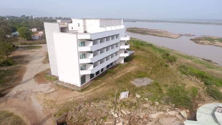 A thread of abandoned/Mismanaged Tourism centers which would have served as a source of revenue.1.CONFLUENCE BEACH HOTEL(LOKOJA): The reason why Kogi State is referred to as the confluence state is because of the intersection between the river Niger and River Benue to form a