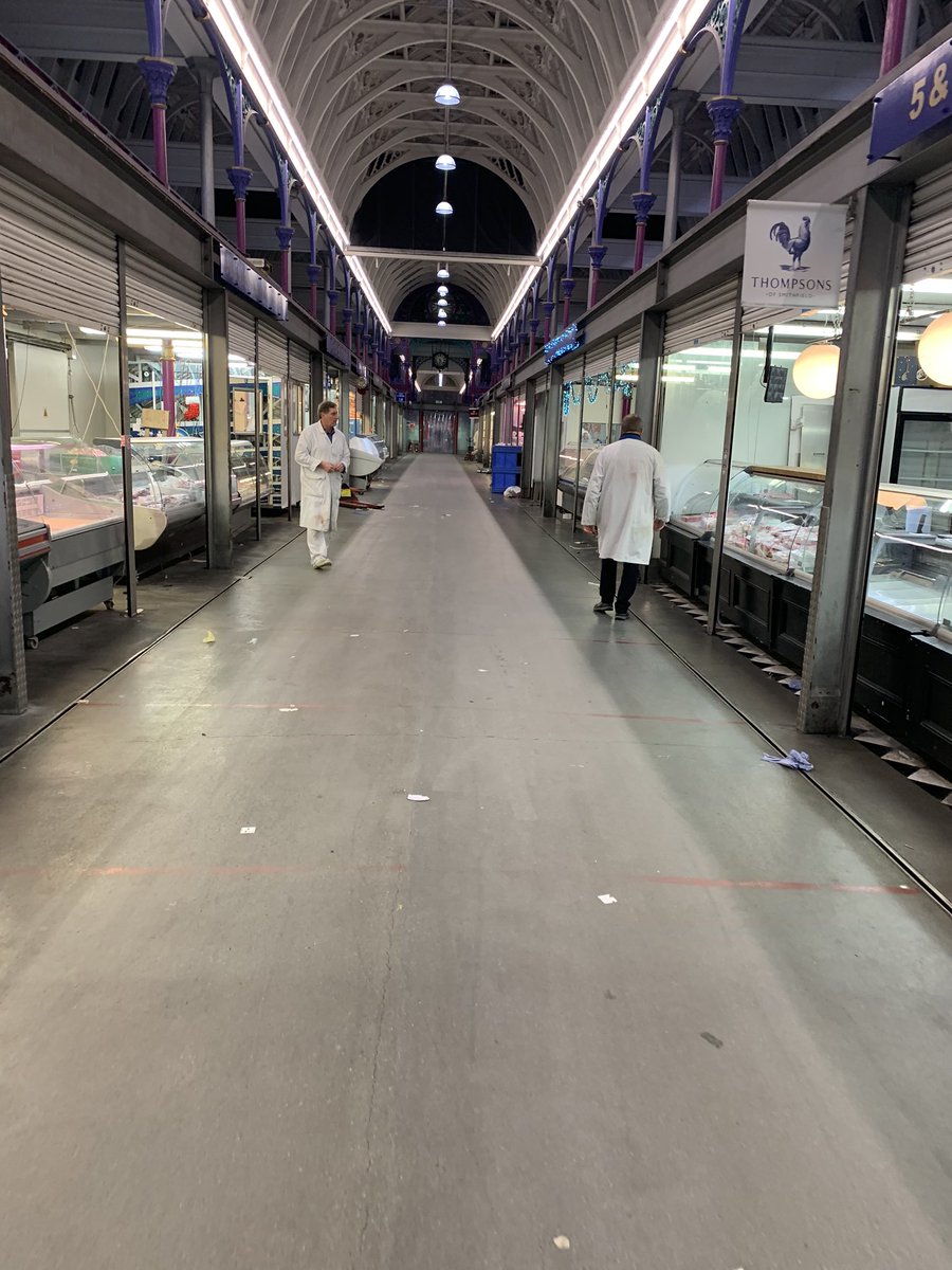 white_peter's tweet photo. Heartbreaking 💔 #Smithfield #realLondon #Covid https://t.co/Id0jie6Tb3