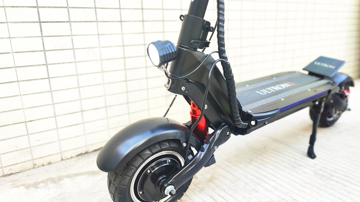 ScooterUltron's tweet photo. This is a new model called ULTRON X2 with an independent design and unique model. It makes you have a more comfortable experience, you deserve this electric scooter. 😎#escooter #electricscooters https://t.co/aWQjmr17kZ