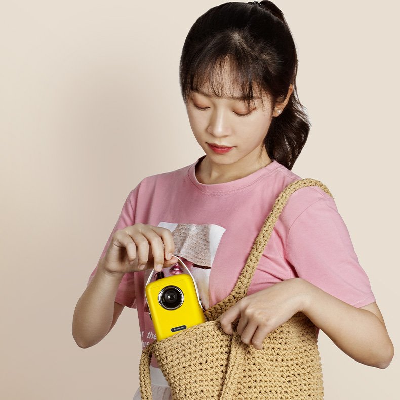 vsoontech's tweet image. Vsoontech S10 projector has a lightweight and portable design with a battery built-in. 0.75kg weight and 5000mAh built-in battery can ensure excellent portability and up to 3-hour playtime. #S10projector #dlpprojector #androidprojector #portableprojector #projector #Vsoontech