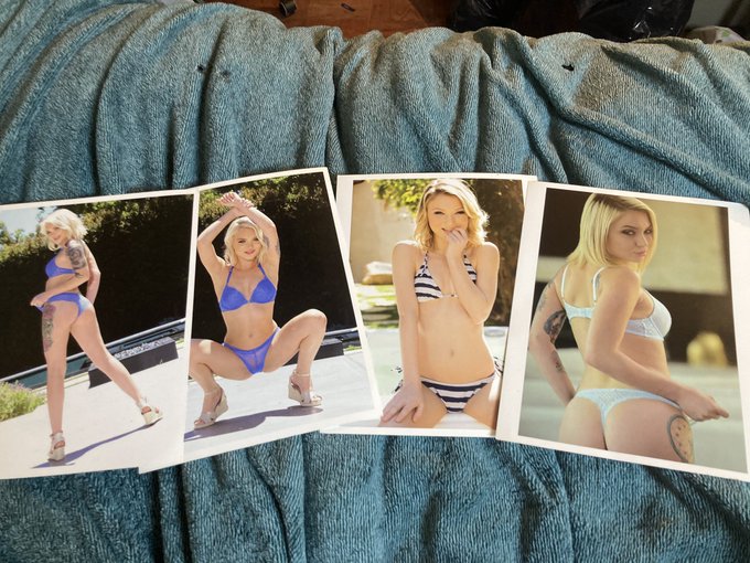 So I&rsquo;m sending out 8x11s with undies for 250$ US as an package deal or you can just get undies for 200$<a href="/tag/hustlerclub"class="tags"><span>#hustlerclub</span></a><a href="/tag/hustlerlvclub"class="tags"><span>#hustlerlvclub</span></a>