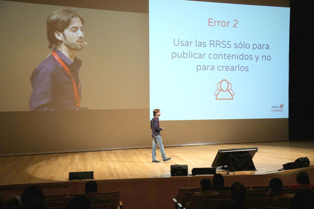 trucodigital's tweet photo. Excelente charla❕ 
▶️ 30 errores que cometemos las empresas en Marketing Online 
👉 @BrunoVD 
#promarketingday #MarketingDigital #marketingagency 
https://t.co/TM0lXeU75M https://t.co/rHyJ05wwqg