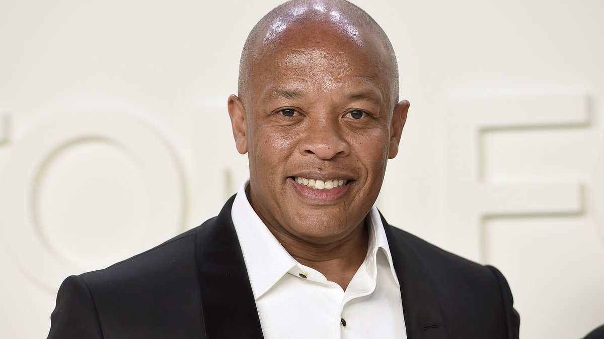 PIX11News's tweet image. Rapper/producer Dr. Dre admitted to ICU after suffering brain aneurysm: reports
pix11.com/news/national-…