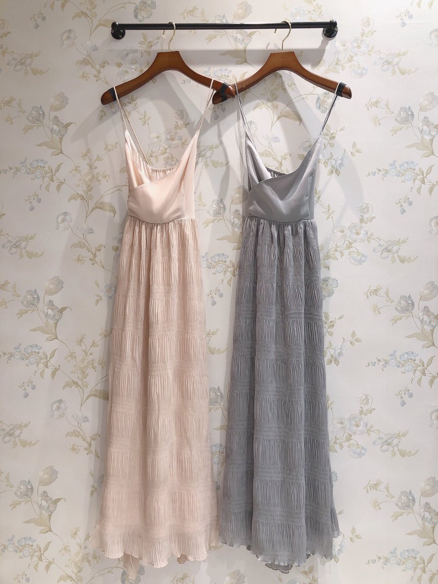 AnMILLEofficial's tweet photo. 【 原宿 先行入荷 】

🌸 2021 S/S Collection 🌸

リブギャザーカットソー
color : OW / GY / BK
price : ¥4,900+tax

レイヤーフラワーSK
color : BE / BR
price : ¥5,900+tax

キャミシフォンプリーツOP
color : PI / GY
price : ¥7,900+tax https://t.co/2w7cvuxv1A