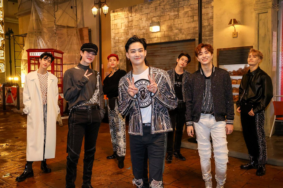 BiwDis's tweet photo. ไม่คิดเลยว่า "Last Piece" จะเป็นชิ้นสุดท้าย​จริงๆ ไม่คิดว่าวันนี้จะมีอยู่จริง ไม่คิดว่า ชิ้นสุดท้าย จะพิเศษ​มากขนาดนี้ ยังอยากเก็บเกี่ยว​ช่วงเวลาดีๆกับพวกนายนานๆกว่านี้ 😭😭😭 #GOT7
#IGOT7 https://t.co/n4S67G4Ppy
