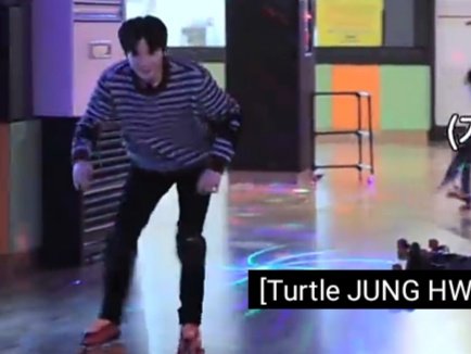wtnbkyutie's tweet photo. junkyu learned piano since he was 8, he learned inline skates when he was a child, he knows how to play golf and the guitar, he was a child actor and a model, he went to a dance school, he is a big mystery still but one thing's for sure, he's a child prodigy https://t.co/ifb9Dtn4IS