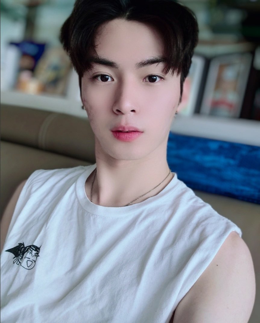 7OC_official's tweet photo. [#한겸]

좋은 점심~
저는 돈까스를 추천할게요

#송한겸 #로즈 #♡ #0,1 https://t.co/wfz6l7M6D6