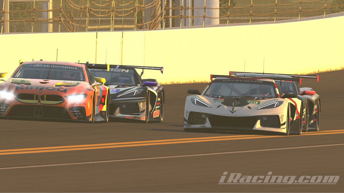 AaronLurty's tweet photo. The boys finding some speed together in GTE Tuesday Practice!
#TeamRRL | #GTETuesday https://t.co/LvcpLXTOzk