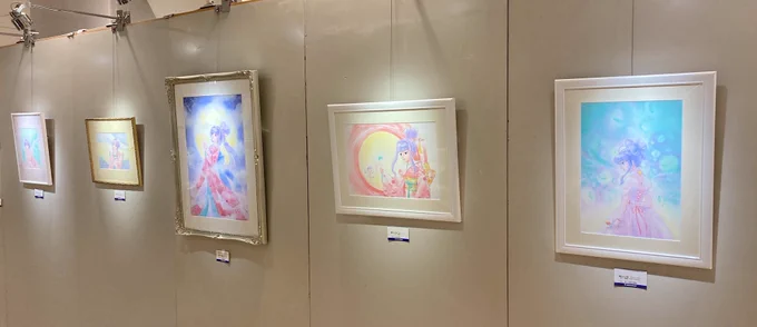 【お知らせ】"高田明美展"松坂屋名古屋店で1/6〜14開催とサイン会中止のお知らせ』⇒ https://t.co/kcdrwvVgkr #クリィミーマミ #松坂屋名古屋店 私自身今回の名古屋行きをとても楽しみにして、原画もたくさん用意していましたので本当に残念です。詳しくはリンク先をご覧ください。 