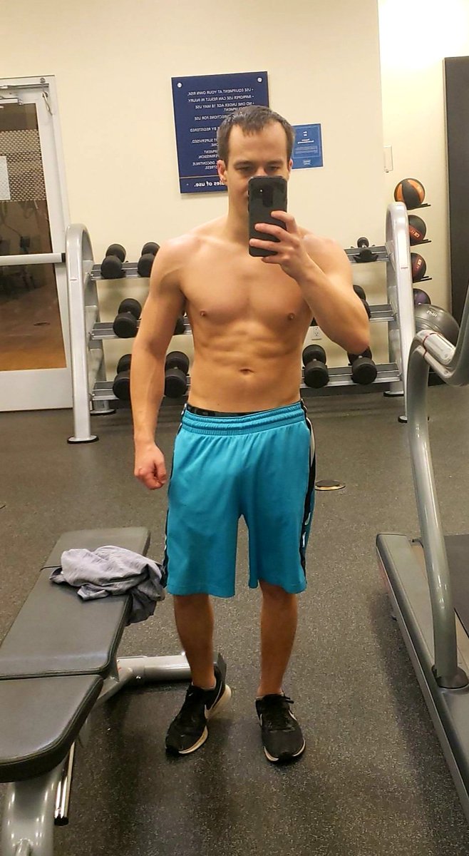 NateWings's tweet photo. Hotel gym had some good lightingπ€·ββοΈ #travel #fitness #hotel #COVID19 #Growth #KeepKickingOut https://t.co/Tosc9IRCKT