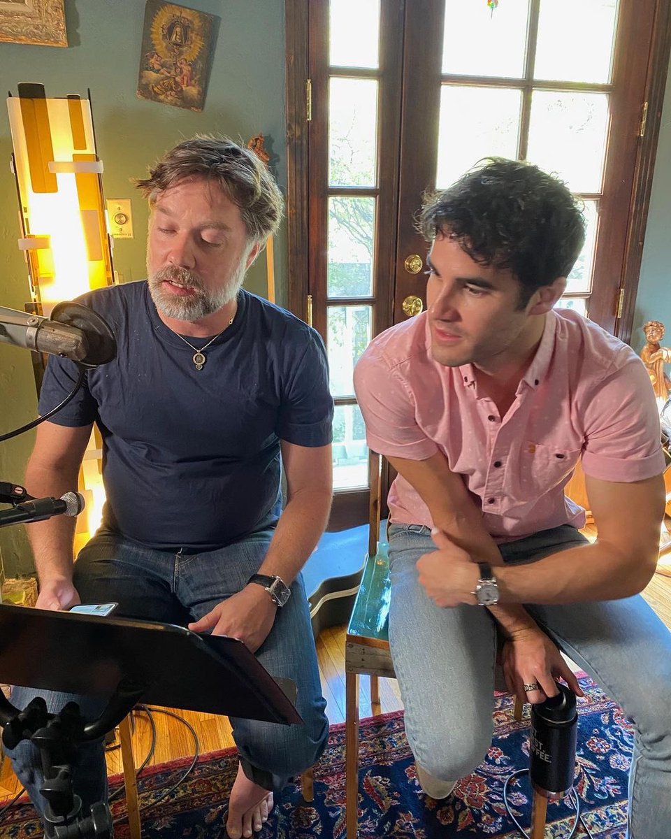 JustDarrenCriss's tweet photo. #Instagram | @rufuswainwright:
“#12DaysOf2020: También tuve que invitar al maravilloso @DarrenCriss para que fuera nuestro invitado especial para nuestros shows #RufusRetroWainwrightSpective y cantamos juntos nuestro dueto de Bridge Over Troubled Water.” https://t.co/J15BpZLFl0 https://t.co/SoJ6wZb7zd