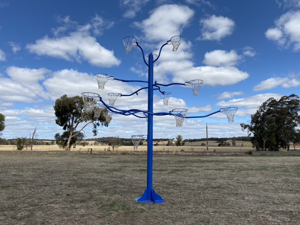 DSheepfest's tweet photo. @pc602 Tam’s Tree on the Coalfields Road is spreading the mental health message to as many passers by as possible. It’s permanent home will be at the Darkan Playground. You can read more about Tam’s story and The Blue Tree project on Darkan Sheepfest Facebook page. Thanks for caring😊 https://t.co/blctYB6kzL