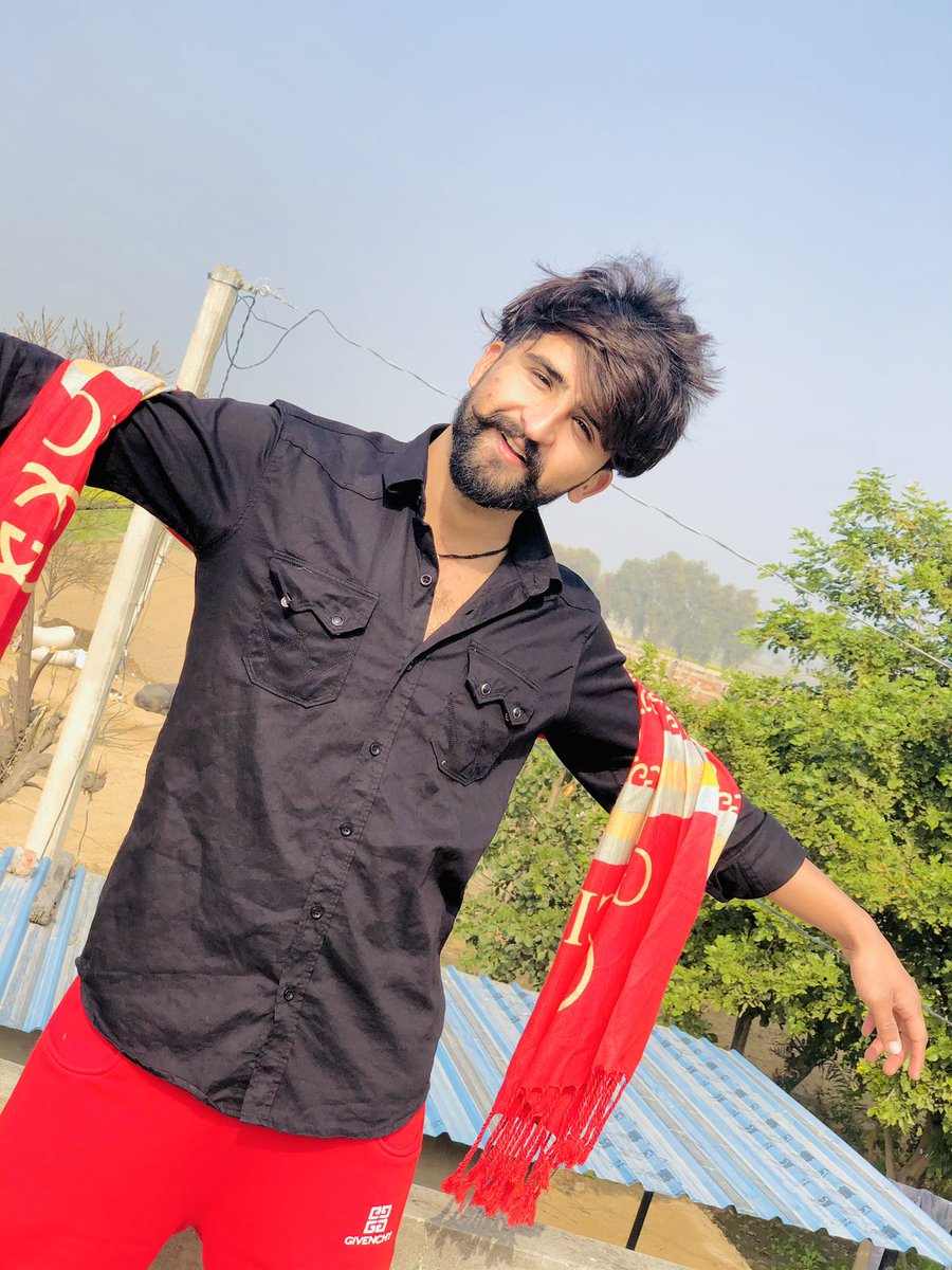 amitchhaniwala's tweet photo. Full masti 😂🥳klola ❤️🤣

#haryana #haryanvi #chhaniwala #amitchhaniwala #teamgulzaar #terabhaigulzaar #desi #haryanvimusic #brotherhood #fashionblogger #fanpage #instafamous #ramphal #gulzaarchhaniwala #kasuteharyanvi #pinchfashion #followforfollowback #hukka #likeforlikes https://t.co/eNRTMFIzdL