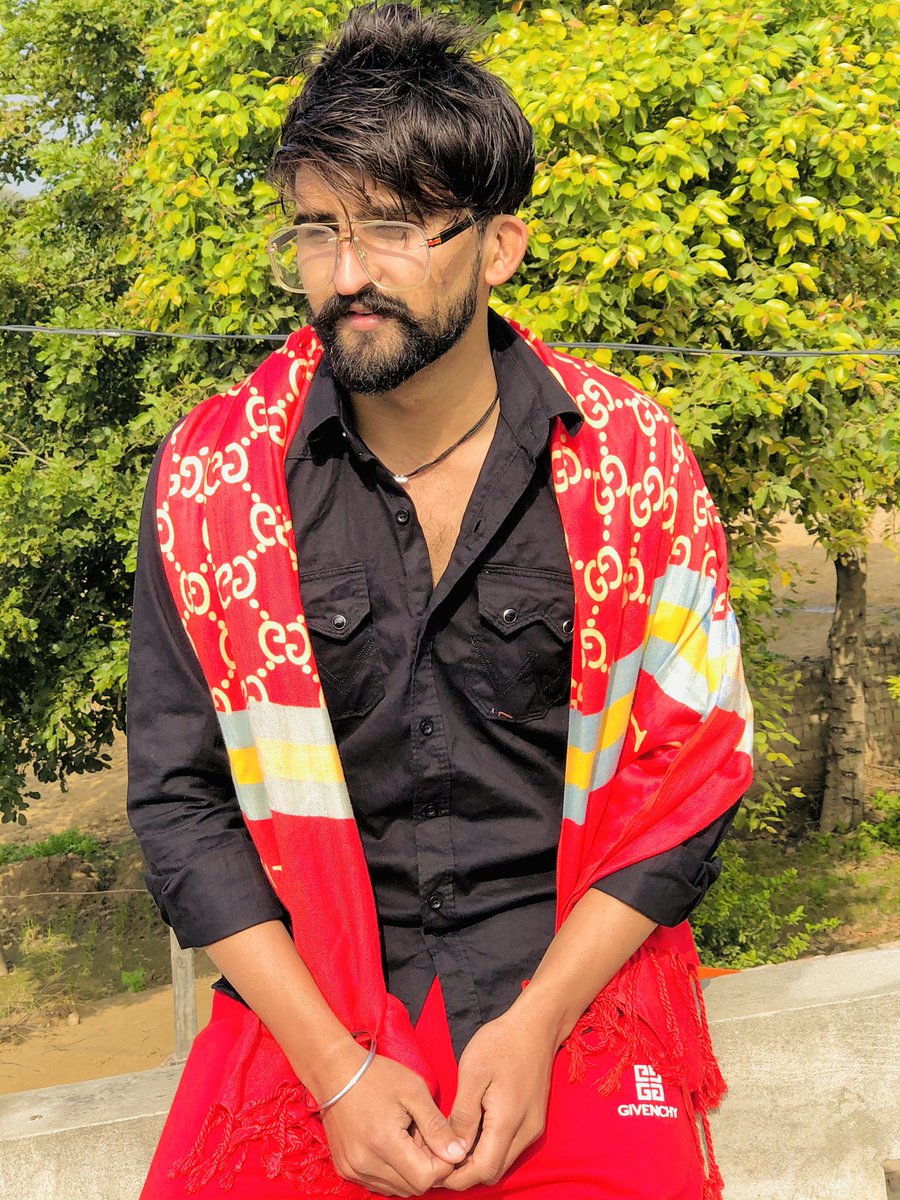 amitchhaniwala's tweet photo. Full masti 😂🥳klola ❤️🤣

#haryana #haryanvi #chhaniwala #amitchhaniwala #teamgulzaar #terabhaigulzaar #desi #haryanvimusic #brotherhood #fashionblogger #fanpage #instafamous #ramphal #gulzaarchhaniwala #kasuteharyanvi #pinchfashion #followforfollowback #hukka #likeforlikes https://t.co/eNRTMFIzdL