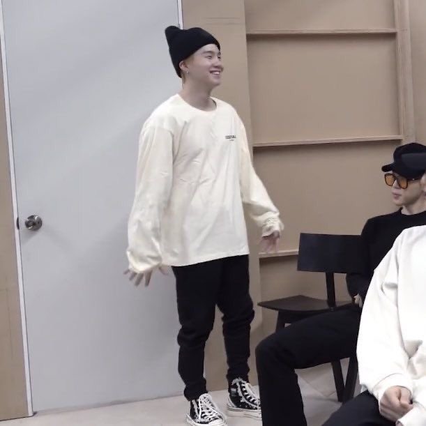 He looked smol this entire practice