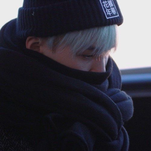 He looks extra smol in these...