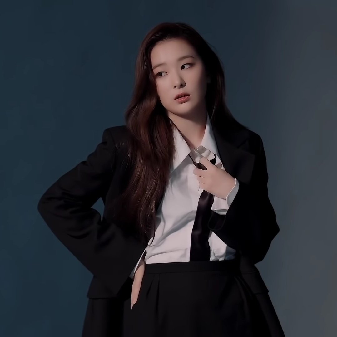 KSEULGIFEED's tweet photo. kang seulgi is so insane for this https://t.co/jJQWrcdj2o