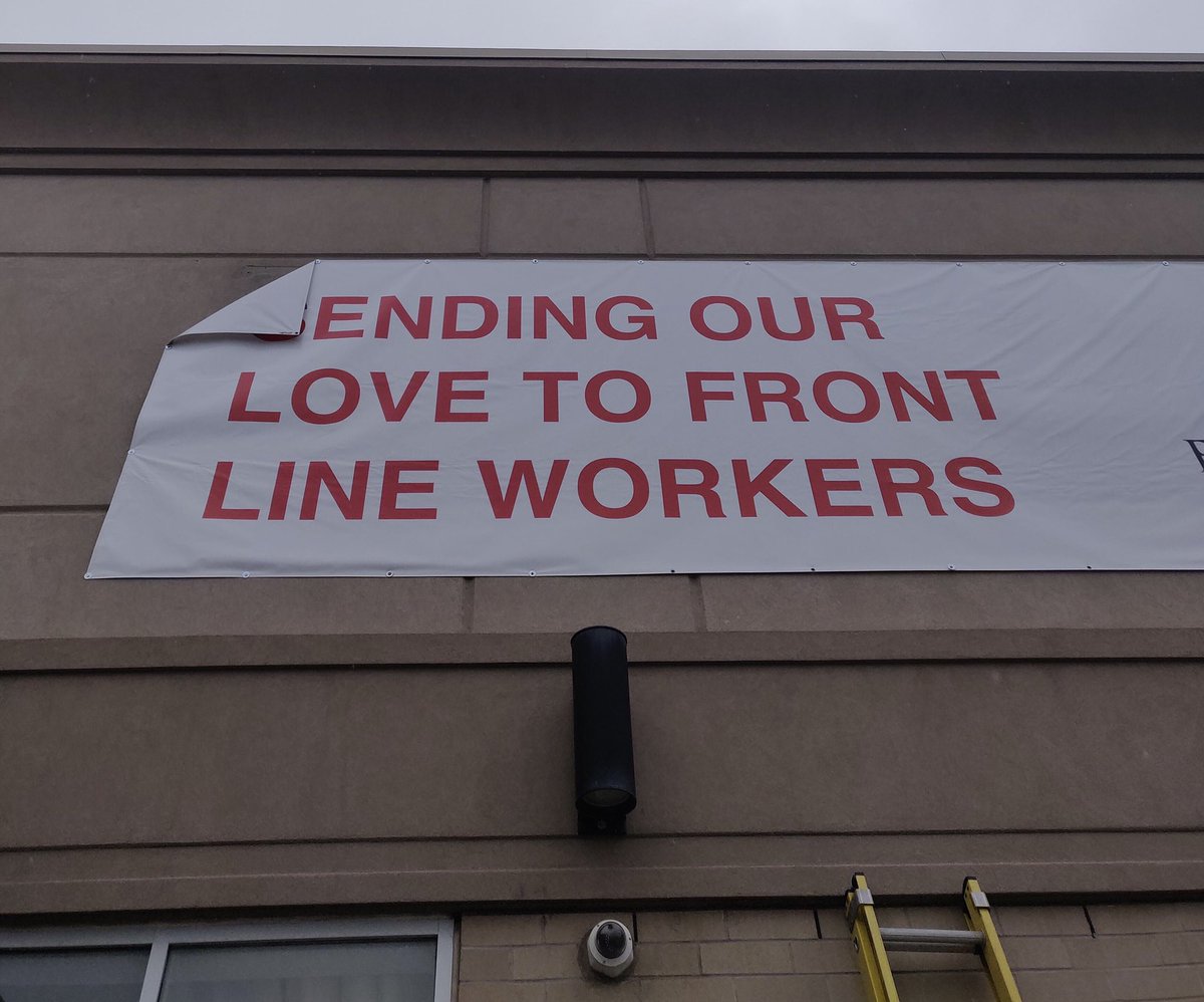 ineedrtSTAT's tweet image. when the 7 pm applause and free pizzas stop but the pandemic is still going on because people don’t wanna wear a mask