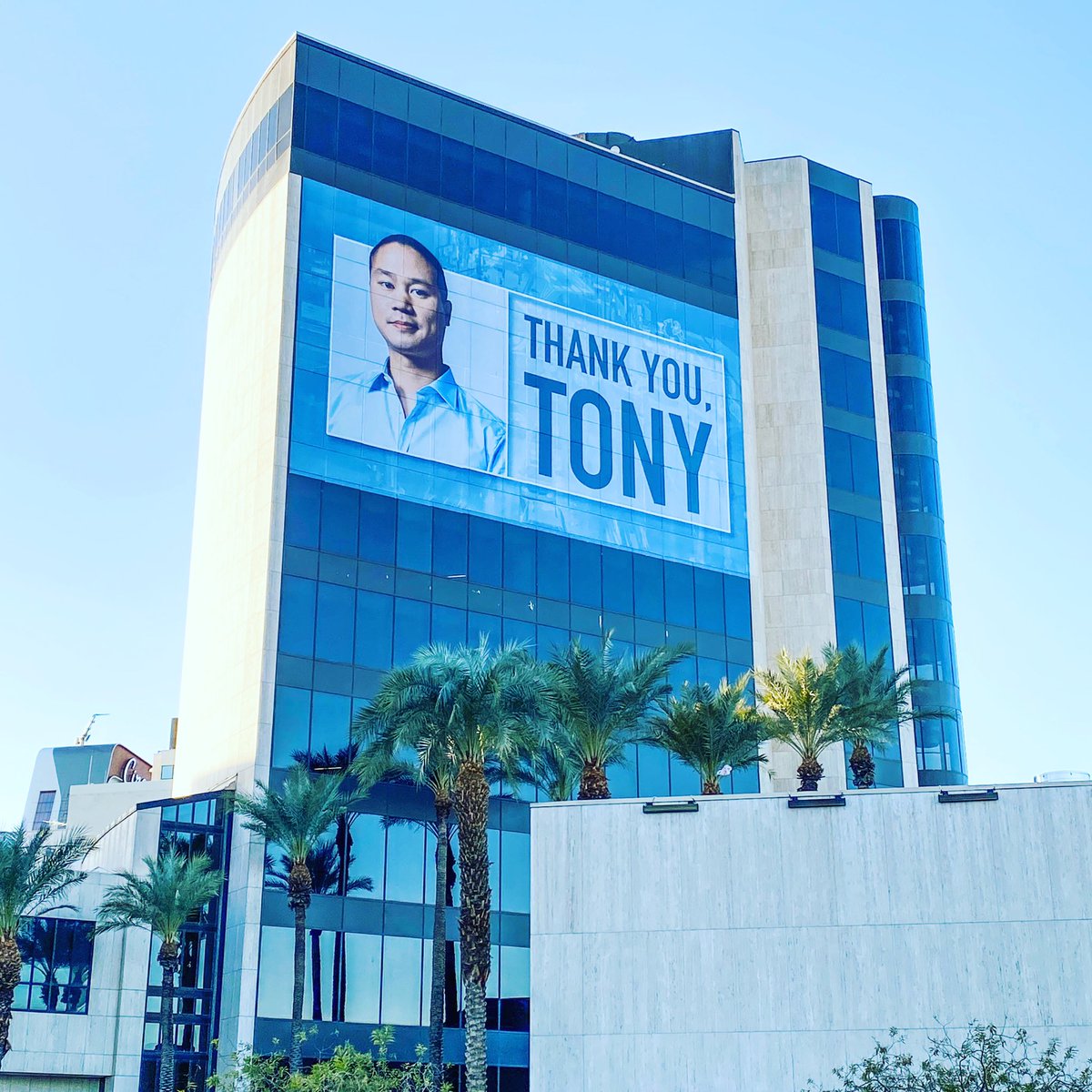 ZapposCulture's tweet image. A tribute to Tony at the Zappos Campus

❤️❤️❤️

@downtowntony @zappos #dtlv #dtp #tonyhsieh #zapposculture #corevalues #inspireothers #lasvegas