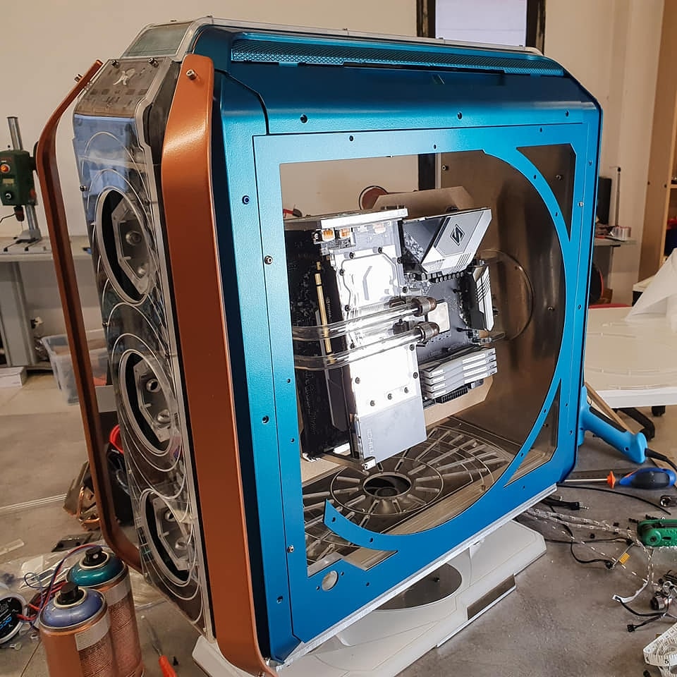 ModMyMods's tweet photo. This is going to be a tough one to beat for this years #CMWS20

Project A.R.E.S from our good friend Alessandro at @ExploreModding

#ExploreModding #Italy #ItalianModder #ComputerBuild #CustomPC #PCBuild #DIY #CMWS20 #Coolermaster #Computer #PC #CustomBuild #WatercooledPC #PCMR https://t.co/GfAkVtrpFE