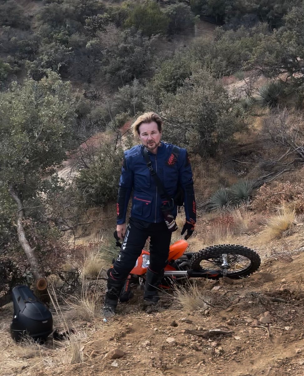 RikkiRockett's tweet photo. Dont just stand there and take a pic, throw me a line!
https://t.co/0BKGLGgQwb
#rikkirockett #poisondrummer #poison #music #drums #findyourfreedom #freedomisafulltank #nexxhelmets #MoskoMoto #ScienceOfThrill #leattfamily @moskomoto #ktm_official #readytorace #ktm https://t.co/N169WSklNI