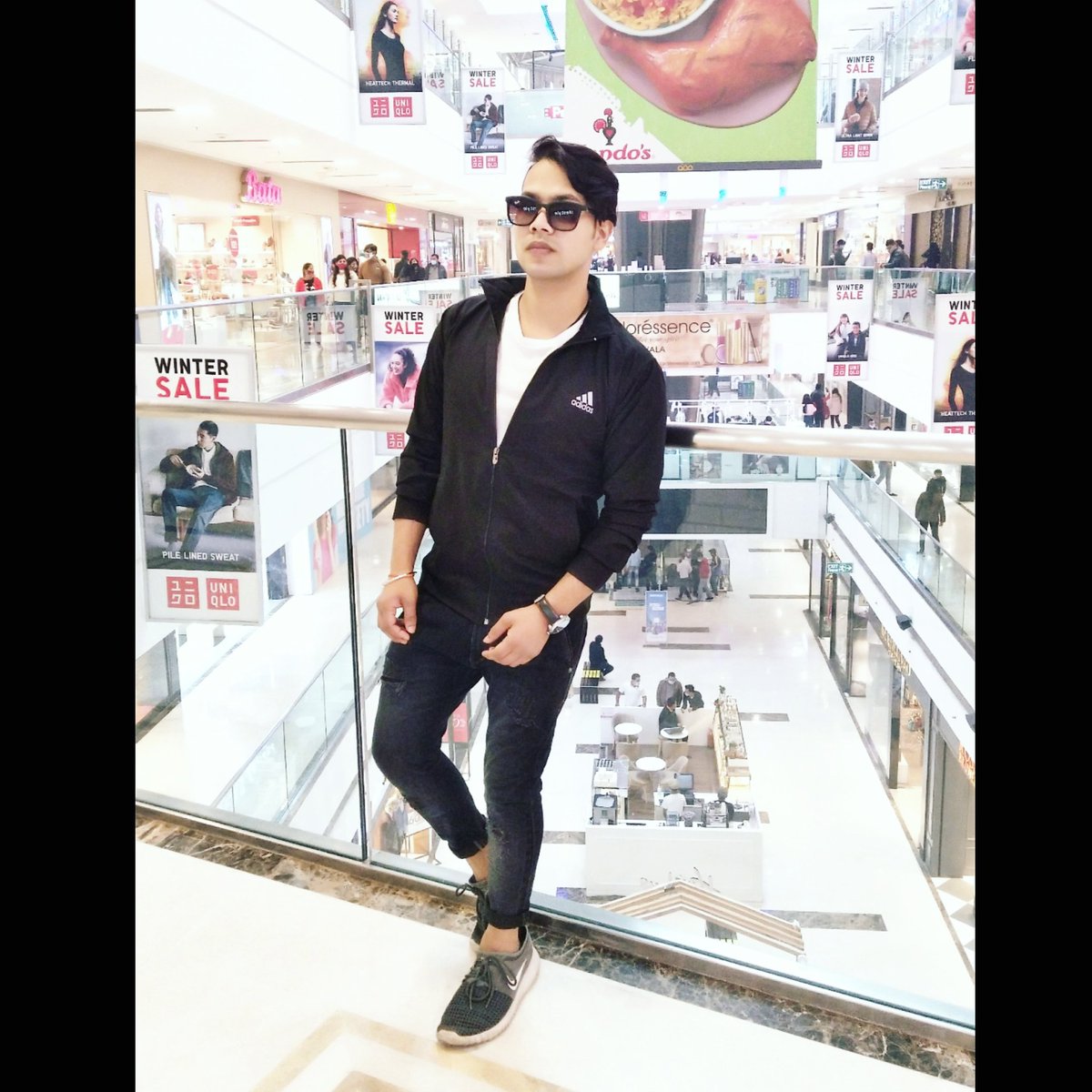 ADKVISHAL6's tweet photo. Love the life you live. Live the life you love 💗💗.....
.
.
.
.
.
.
.
.
#lifestylephotography #photography #photographer #actors #modelstyle #modellingpic #style_king #adkvishal #modellingphotoshoots #mall #delhi #people #lovelypeople #acting #bollywood #luxystyle #newdelhi https://t.co/5pSoauvSAT