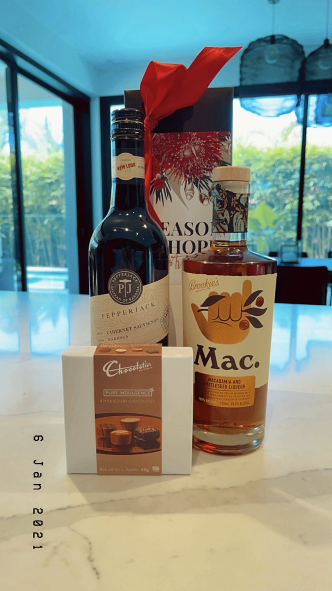 KJHarvs's tweet photo. Feeling the ❤️ &amp; celebrating the milestones. In the past 4 weeks:
🌟 I moved countries in the middle of a pandemic &amp; survived hotel quarantine🏨 
🌟Celebrated my champagne bday 🥂
🌟Bought my first home! 🏡 
🌟And today marks 1 year at @ignitionapp 🎉🤗

Counting my lucky stars https://t.co/DZC2TGFSHn