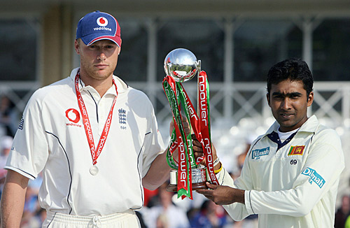 crickcet's tweet photo. There have been 35 Test matches between Sri Lanka and England. Eight of them won by Sri Lanka and 15 won by England. @MahelaJay has played in 23 of those matches and has a phenomenal record against England. He scored over 2200 runs at an average of 58 with eight hundreds. https://t.co/udEbUBSOJS