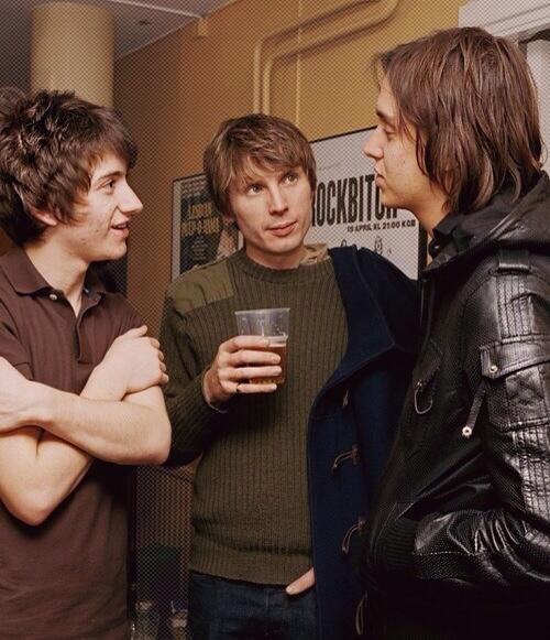 Happy birthday alex turner  (i have these two only lol) 