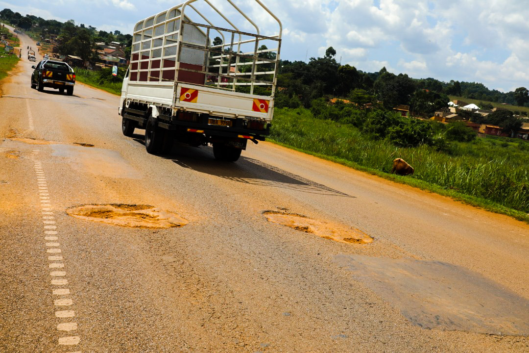 UNRA_UG's tweet photo. TODAY: H.E @KagutaMuseveni will officiate at the Groundbreaking for the RECONSTRUCTION of Mityana—Mubende rd [86Km] &amp;Upgrading of Mityana Town roads.

A vital link on the national road grid contributing immensely to the econ. grth of Mityana, Mubende &amp; nearby districts
#UNRAworks https://t.co/4OiNJpT1XJ