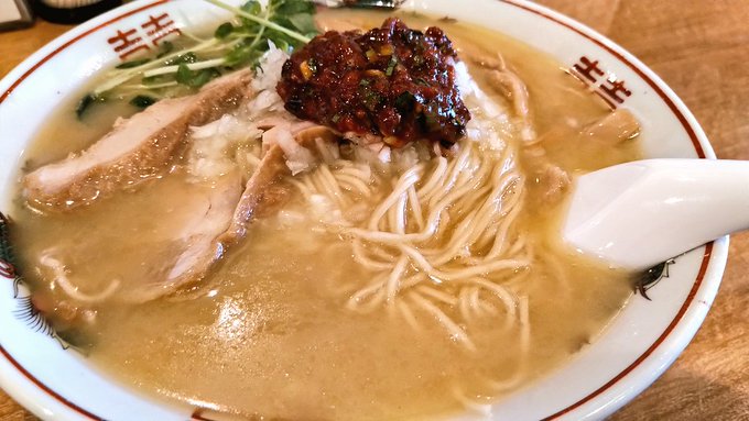 初ラーは鶏辛味噌 