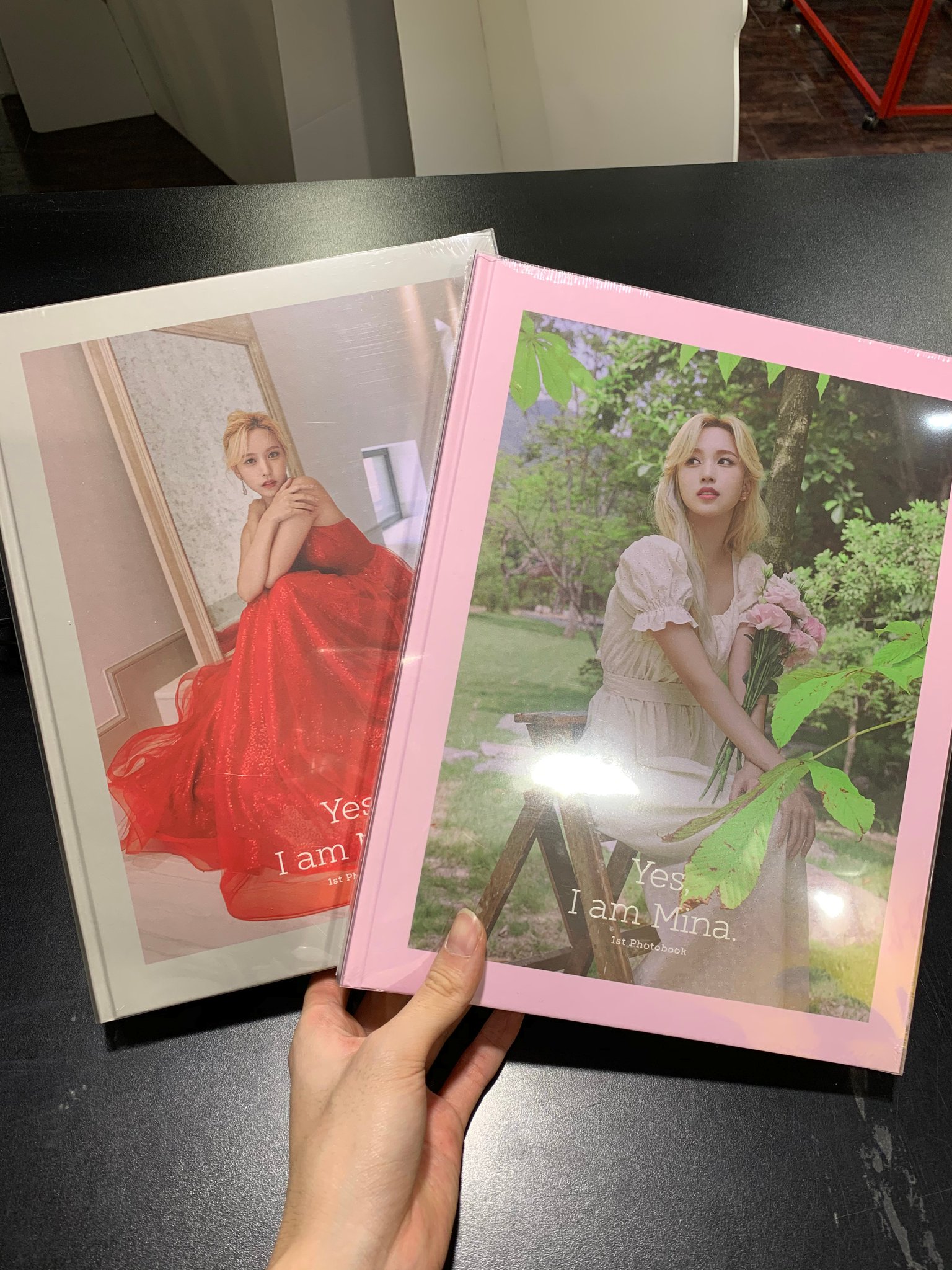 Amazon.co.jp: ミナ Yes, I am Mina 写真集 フォトブック TWICE