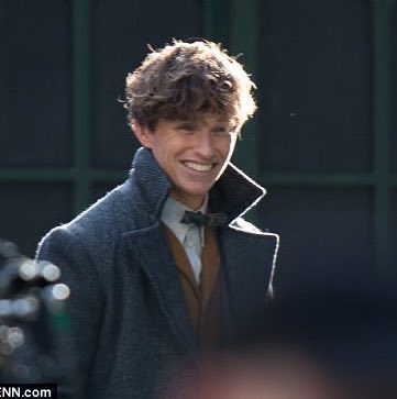 HAPPY BIRTHDAY TO THE PERFECT MAN

Have some adorable pictures of Eddie Redmayne 
