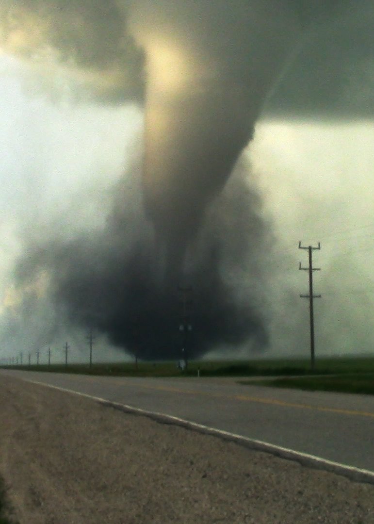 ExtremeStormJC's tweet photo. A few more shots from the Scarth, MB EF-3 that I have yet to share on Twitter.
#mbstorm #mbwx #tornado #scarth #EF3 https://t.co/qksbBQZG3a