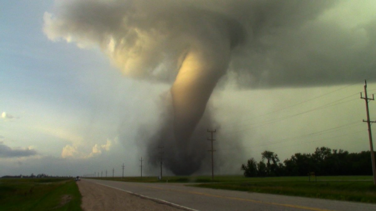 ExtremeStormJC's tweet photo. A few more shots from the Scarth, MB EF-3 that I have yet to share on Twitter.
#mbstorm #mbwx #tornado #scarth #EF3 https://t.co/qksbBQZG3a
