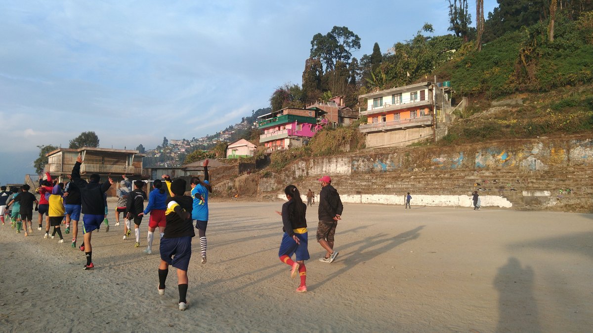 [THREAD] Tieedi Women's Football Club - A new hope for women's football in IndiaDarjeeling-Kurseong-Kalimpong region of West Bengal has always loved their football. But it was only in December 2020 they organised their first-ever women's football tournament.  #IndianFootball