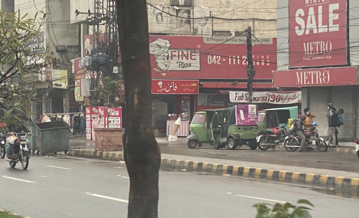 Abbas1947Q's tweet photo. Good to see Lahore back to nearly as clean as it used to be. @LWMC1139 keep up the good work. We just need to see our city clean and green whoever is in power. @GovtofPakistan @UsmanAKBuzdar https://t.co/whvKxMjTnB
