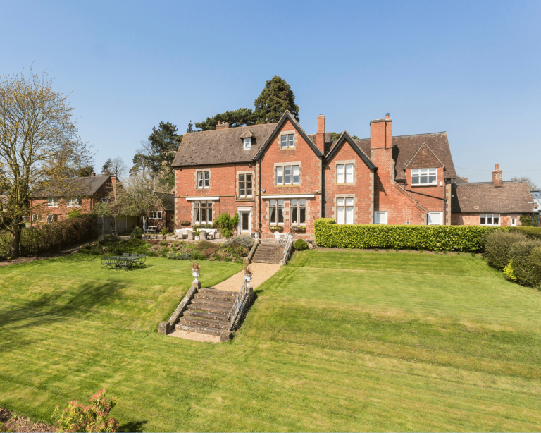 TalkGreenUK's tweet photo. Tuesday #shoutout to @JohnGermanEA 
Standout interiors to charming features - here's a range of superb rural properties https://t.co/ltIo7fz6yB https://t.co/VRnzZoJ5JN