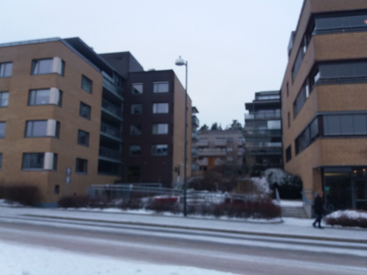 LMageli's tweet photo. @nordre_follo 
Kolbotn sentrum. Sikkert funksjonelt og praktisk, men fullstendig pregløst, ensartet og kjedelig. Og bare tilgjengelig for eldre med nok penger. 1410 Gamlebyen. Jeg skal IKKE dit😕 https://t.co/F1nfzgphmK