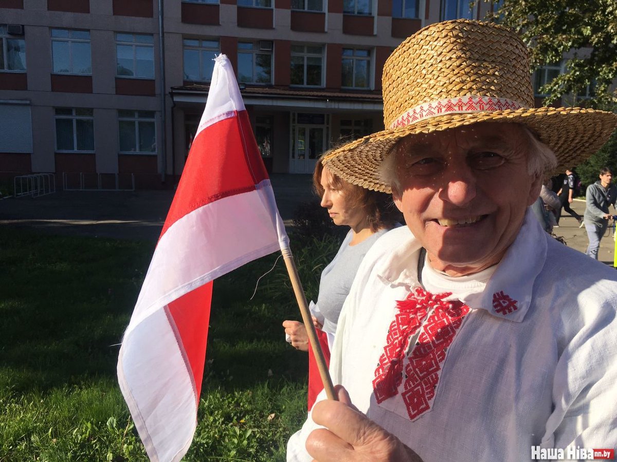 HannaLiubakova's tweet photo. #Belarus 84-year-old Jan #Hryb was fined $450 for participating in the March of Wisdom. How desperate they are to demand money from elderly, retired people. Hryb is a poet and one of the faces of the protests as he always takes part in demonstrations. He was detained many times https://t.co/Z773BlMypK