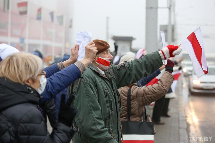 HannaLiubakova's tweet photo. #Belarus 84-year-old Jan #Hryb was fined $450 for participating in the March of Wisdom. How desperate they are to demand money from elderly, retired people. Hryb is a poet and one of the faces of the protests as he always takes part in demonstrations. He was detained many times https://t.co/Z773BlMypK