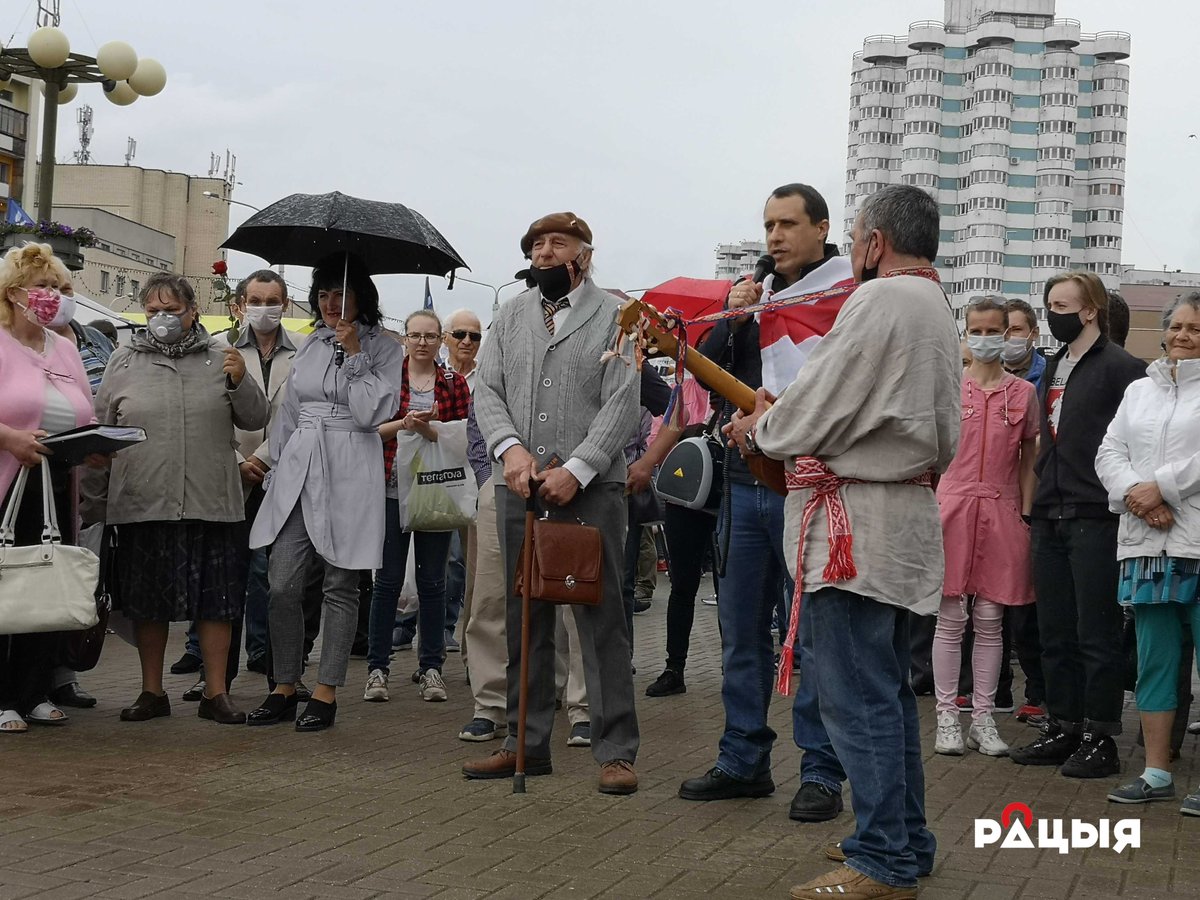 HannaLiubakova's tweet photo. #Belarus 84-year-old Jan #Hryb was fined $450 for participating in the March of Wisdom. How desperate they are to demand money from elderly, retired people. Hryb is a poet and one of the faces of the protests as he always takes part in demonstrations. He was detained many times https://t.co/Z773BlMypK